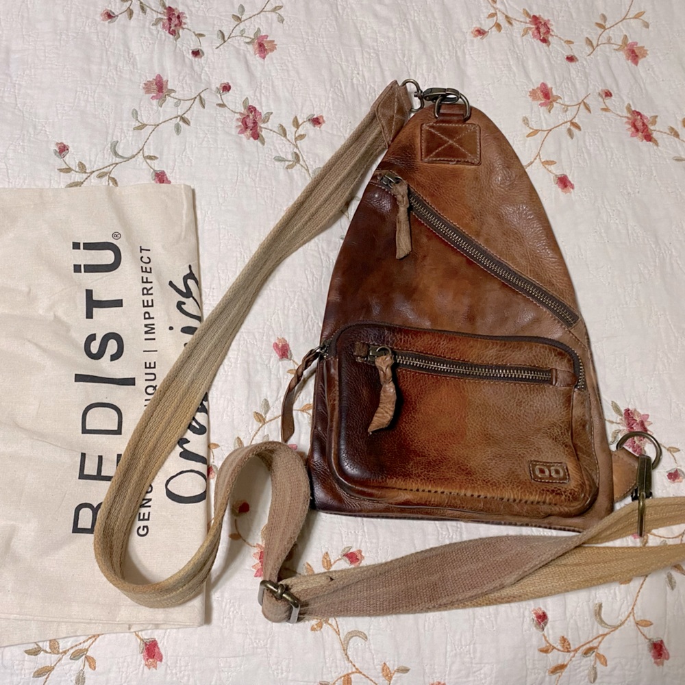 Like new Bedstu sling should bag!  Smoke free home.  Very well cared for.